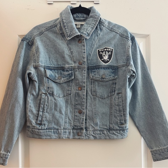 Women's WEAR by Erin Andrews Las Vegas Raiders Full-Snap Denim Jacket - Picture 2 of 3